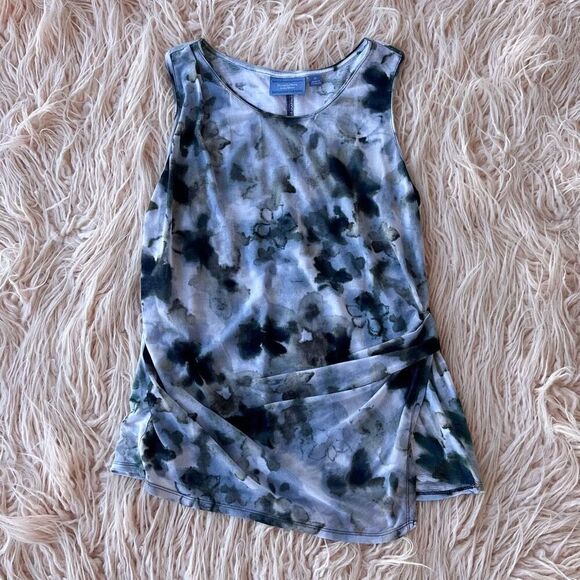 Women’s Medium Sleeveless Blouse - Picture 1 of 4